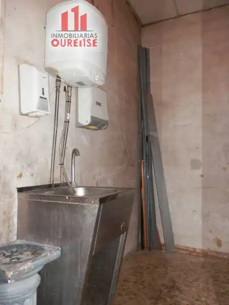 Bany de Local de lloguer en A Rúa 