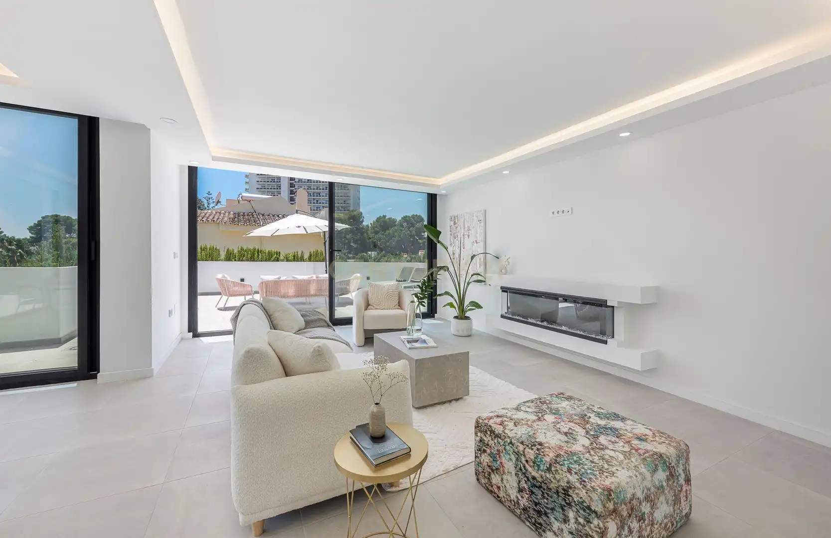 Wohnzimmer von Haus oder Chalet zum Verkauf in Marbella mit Klimaanlage, Privatgarten und Abstellraum