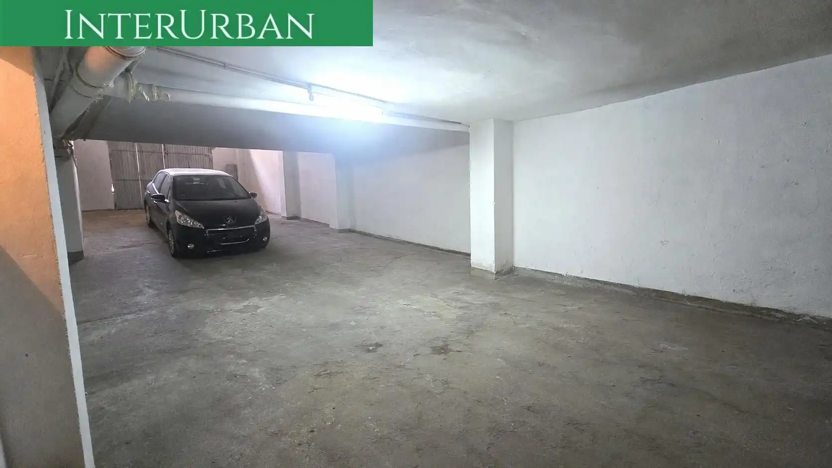 Aparcament de Planta baixa en venda en Llíria amb Traster i Alarma