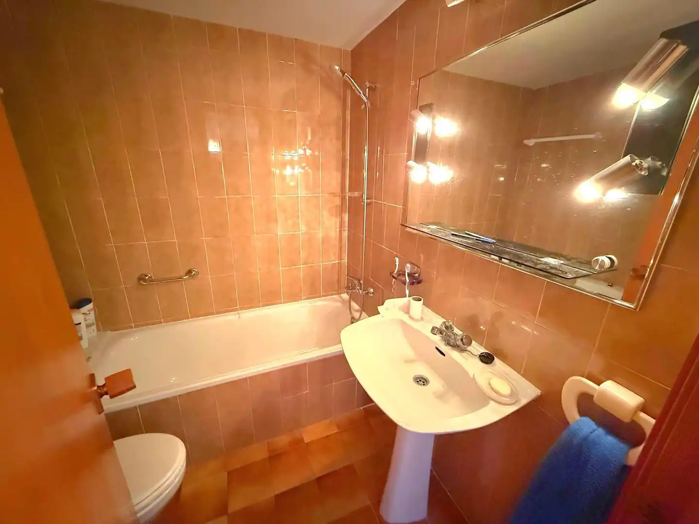 Baño de Apartamento en venta en El Vendrell con Jardín privado, Terraza y Piscina
