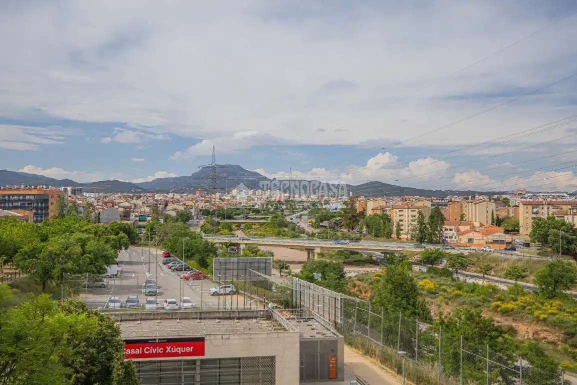 Vista exterior de Piso en venta en Terrassa