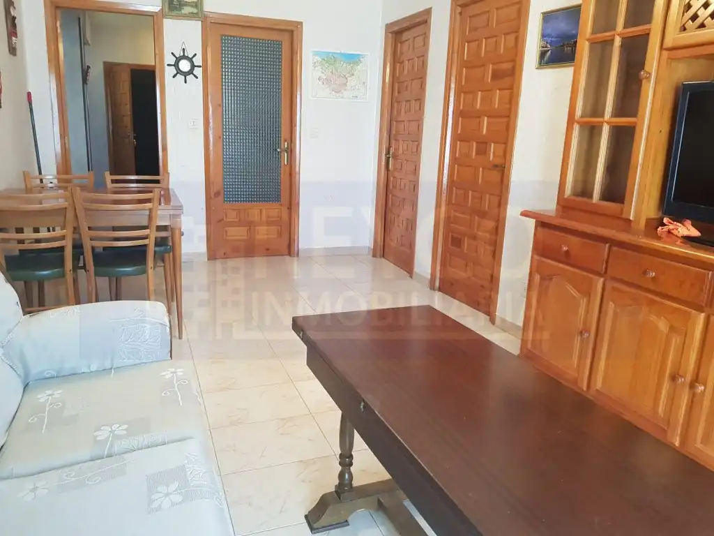 Sala de estar de Casa adosada en venta en Briones