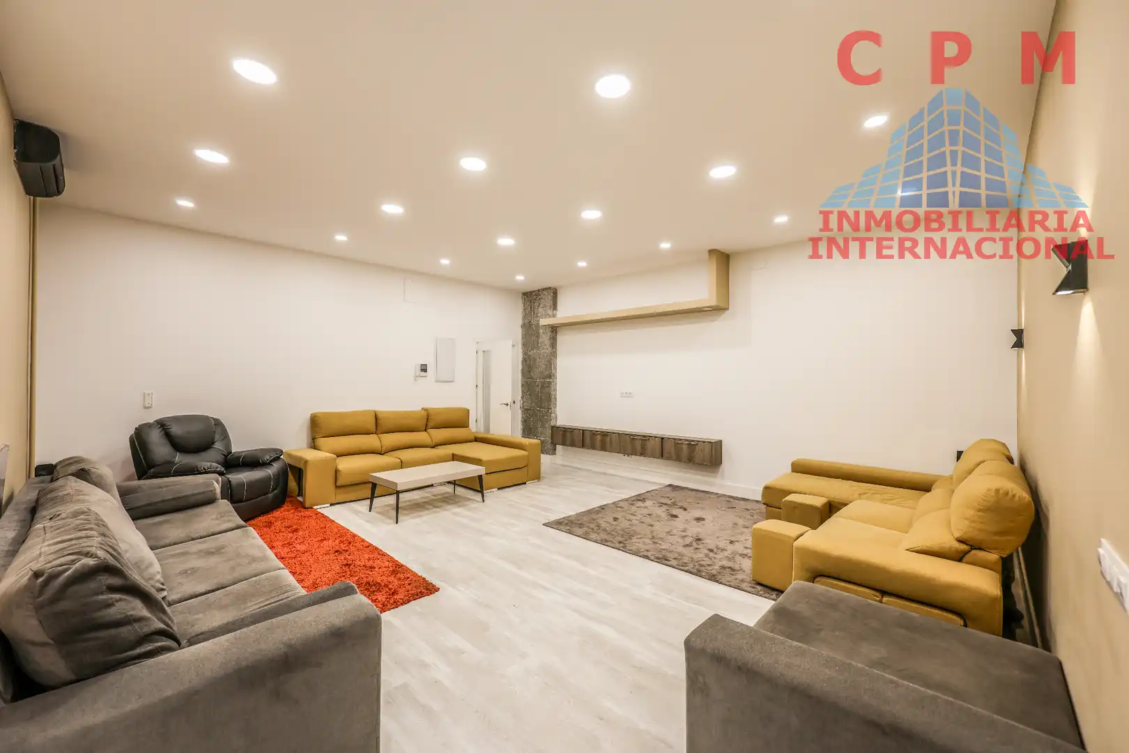 Living room of Flat for rent in Madrid  with Air Conditioner, Heating and Parquet flooring