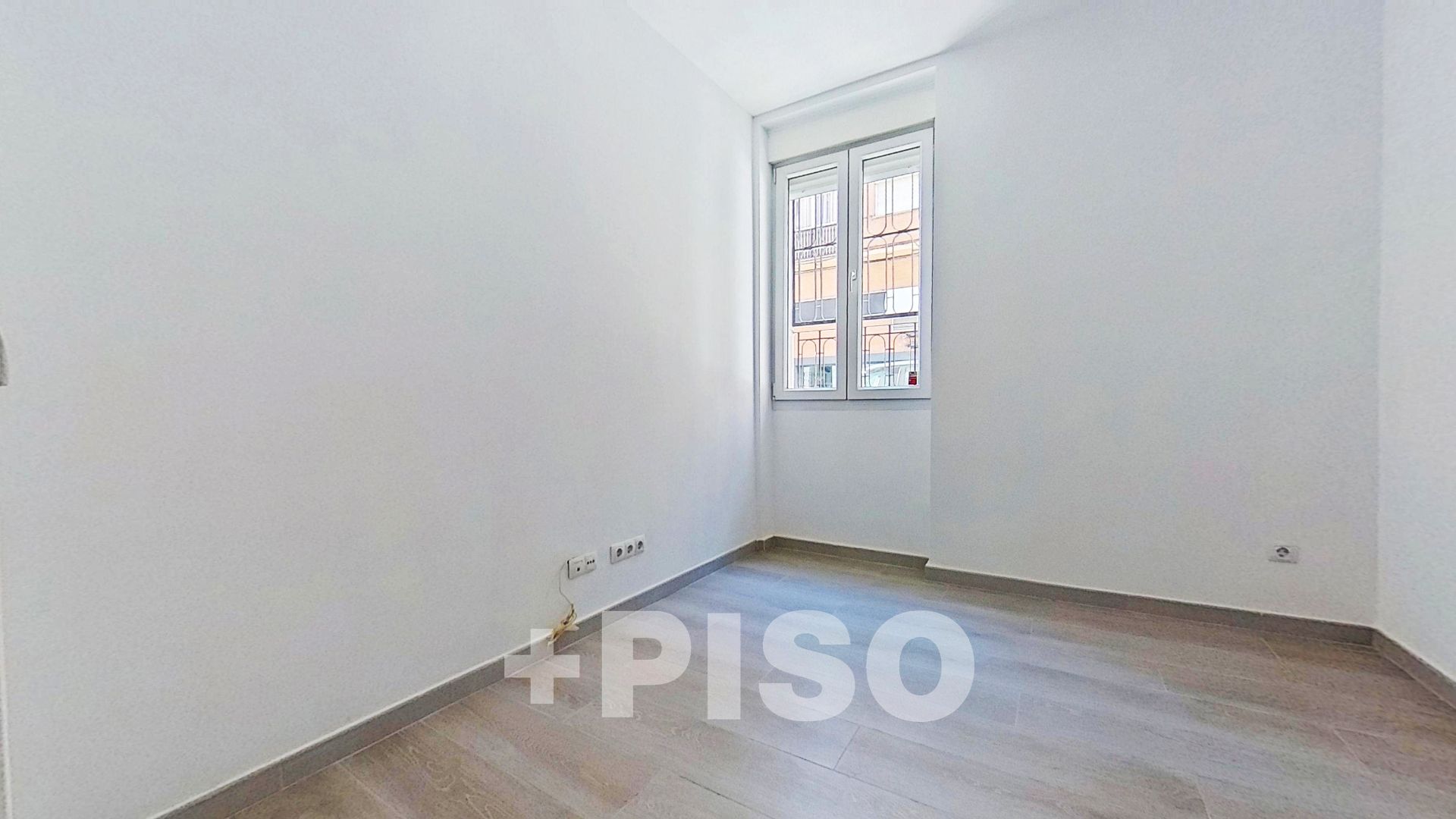 Bedroom of Flat for sale in  Madrid Capital  with Heating, Oven and Washing machine