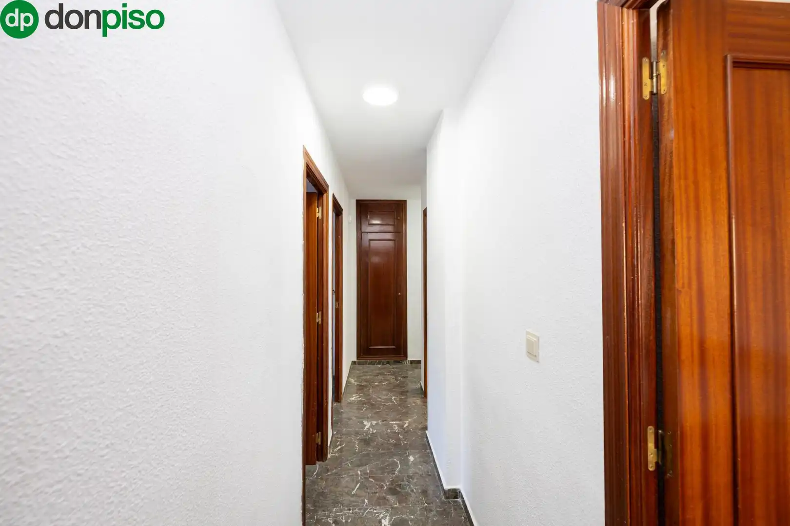 Flat for sale in Granada  with Alarm
