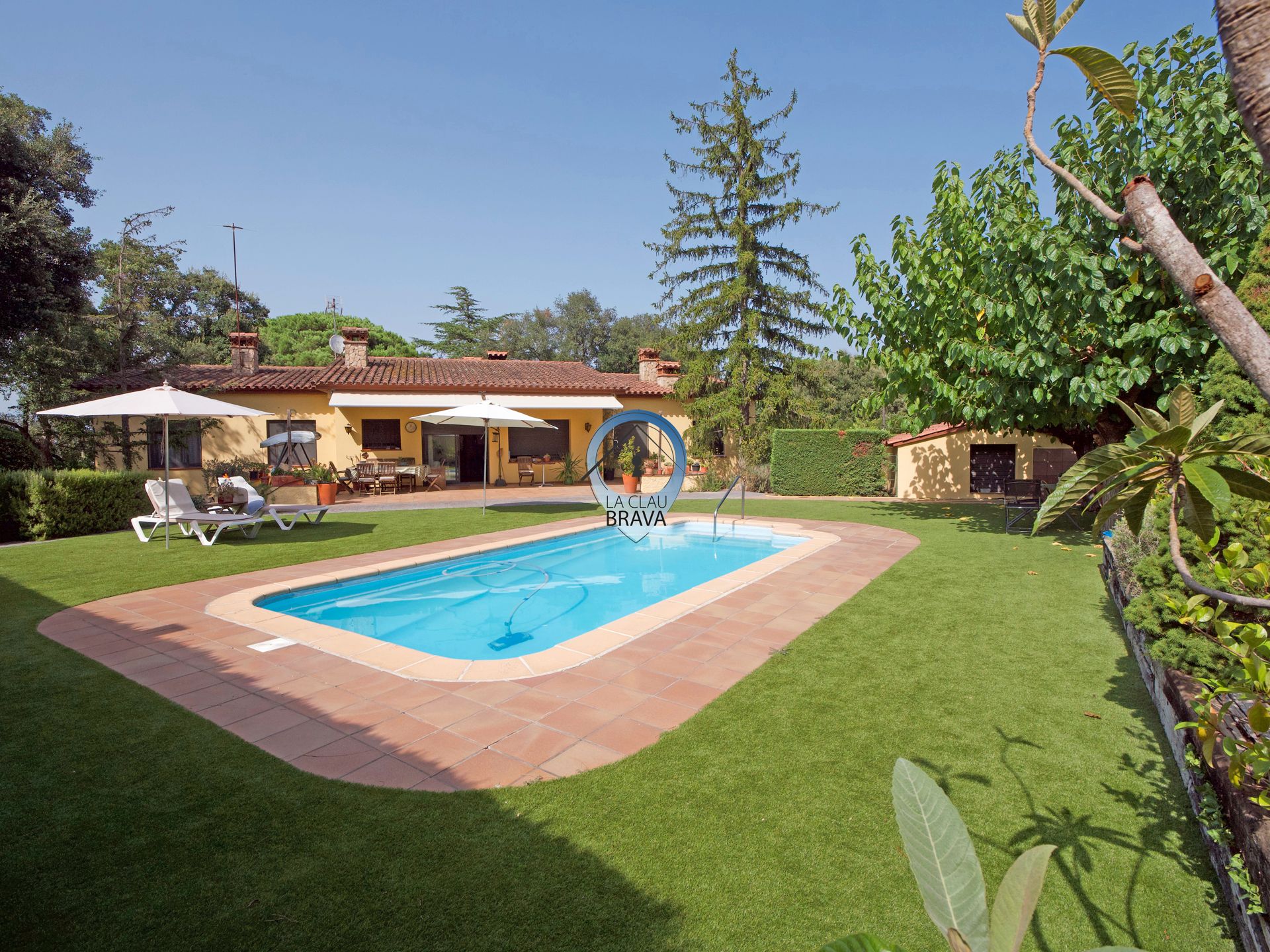 Piscina de Casa o xalet en venda en Caldes de Malavella amb Calefacció, Jardí privat i Terrassa