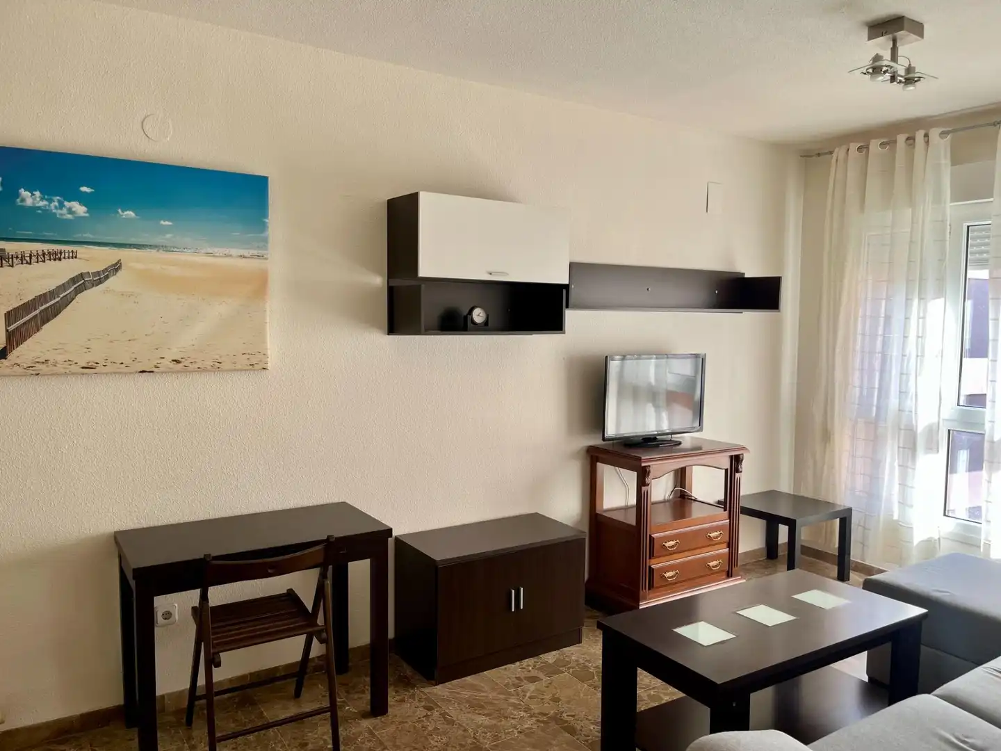 Living room of Flat for rent in Granada  with Air Conditioner, Heating and Furnished