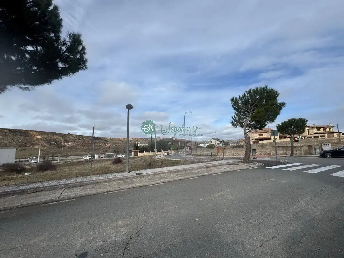 Terreny residencial en venda a La Lastrilla, imagen 5