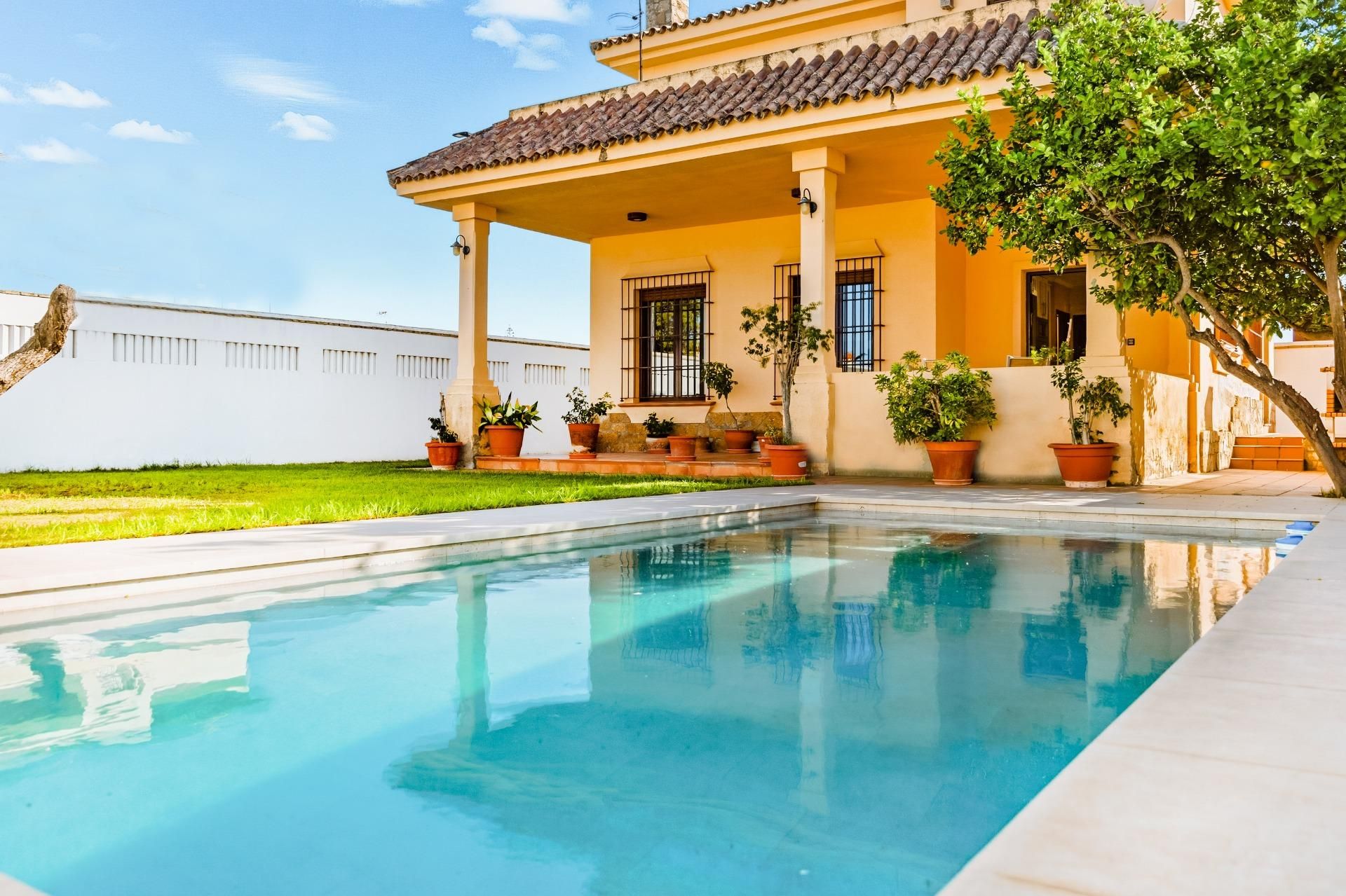 Swimming pool of House or chalet for sale in Chiclana de la Frontera  with Air Conditioner, Private garden and Terrace