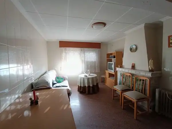 Habitación de Casa adosada en venta en Agost con Terraza, Trastero y Amueblado