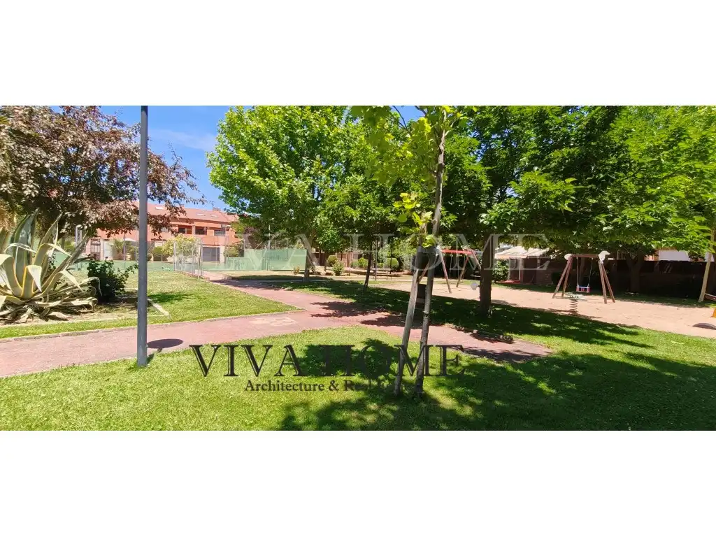 Garden of Houses for sale in Parla