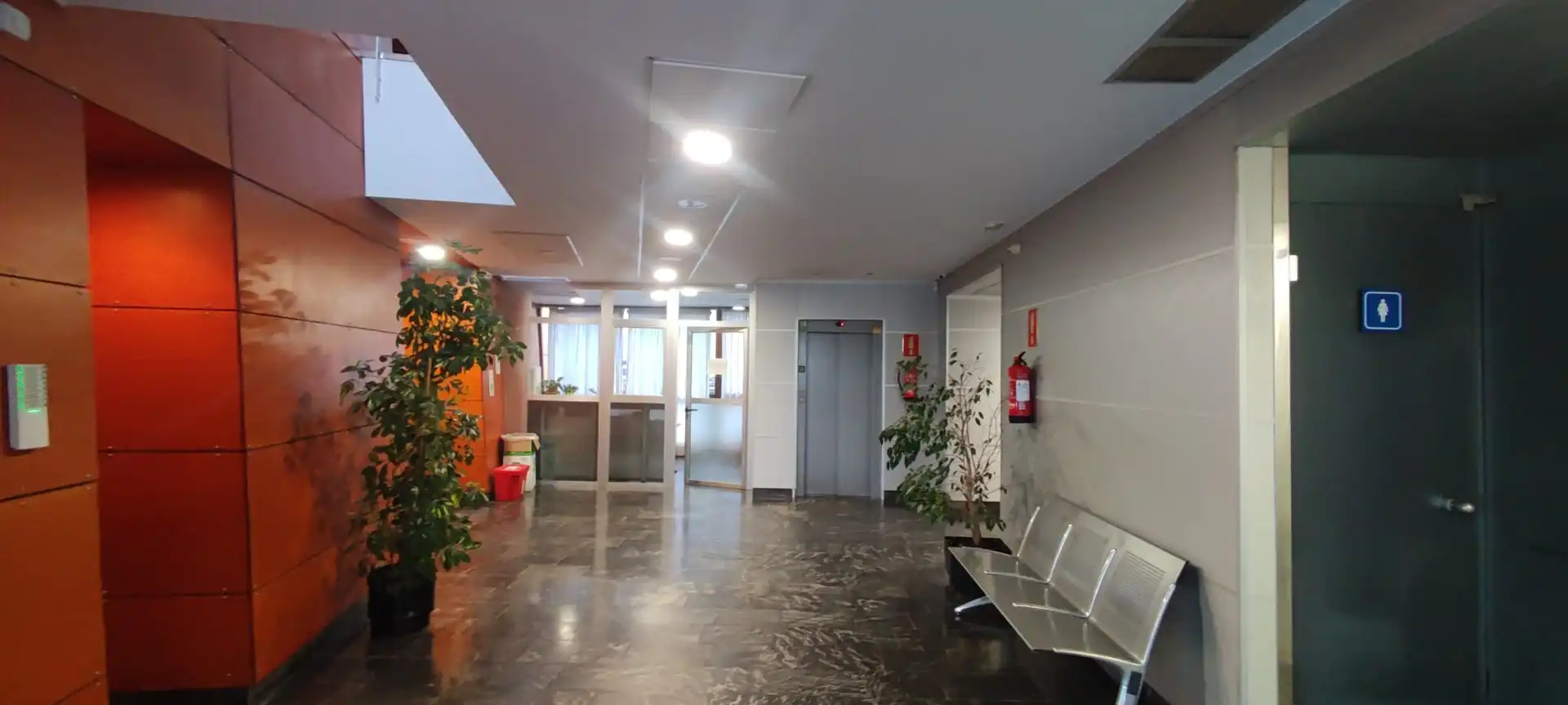 Oficina en venda en Zalla  amb Moblat i Alarma