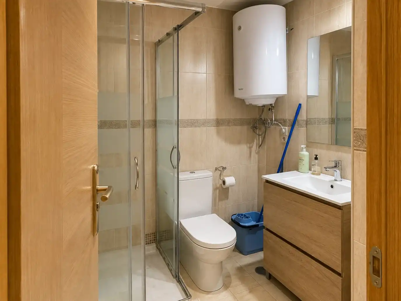 Bany de Apartament en venda en Madrid amb Aire condicionat
