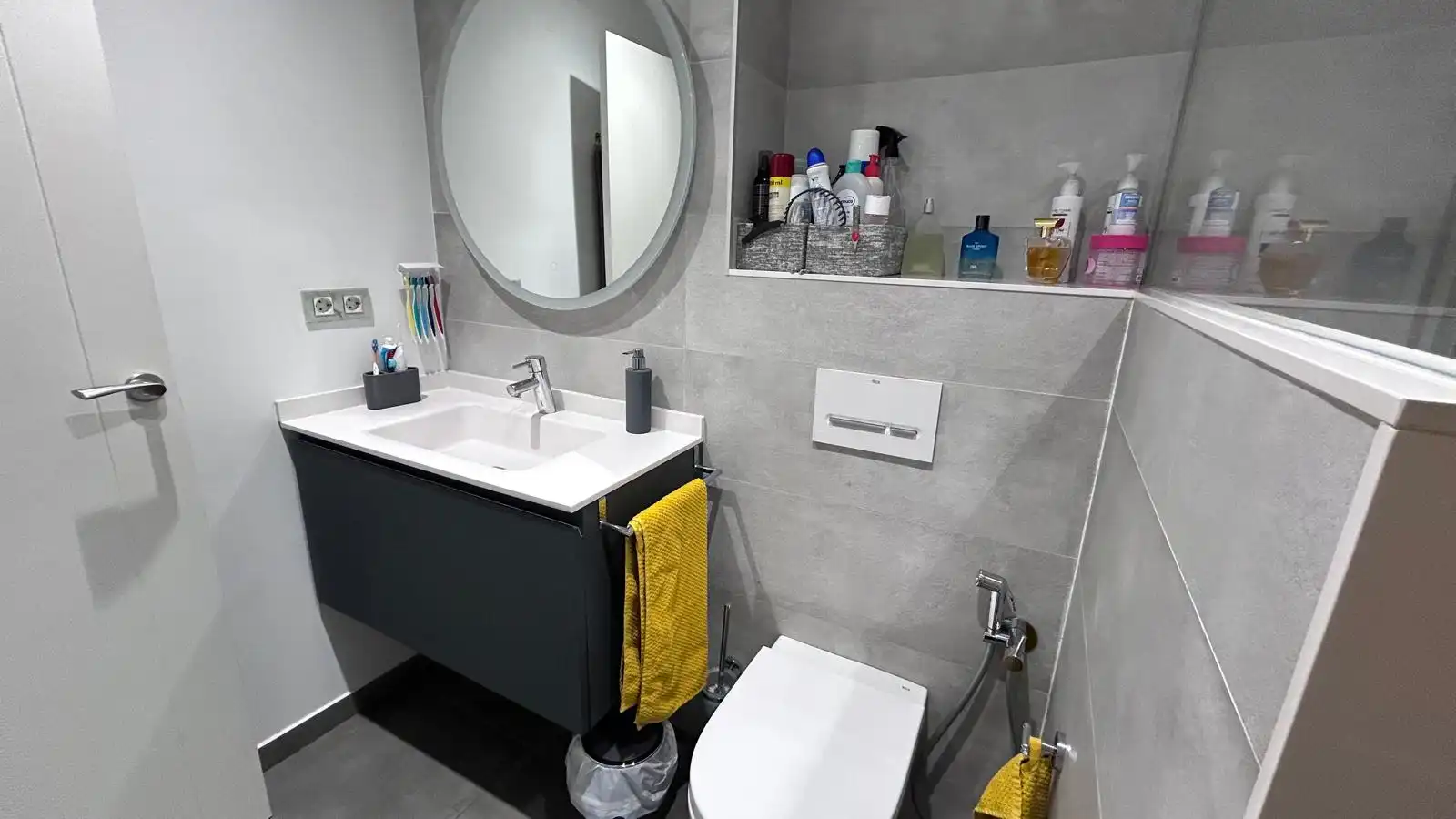 Baño de Planta baja en venta en Sant Boi de Llobregat con Trastero y Piscina