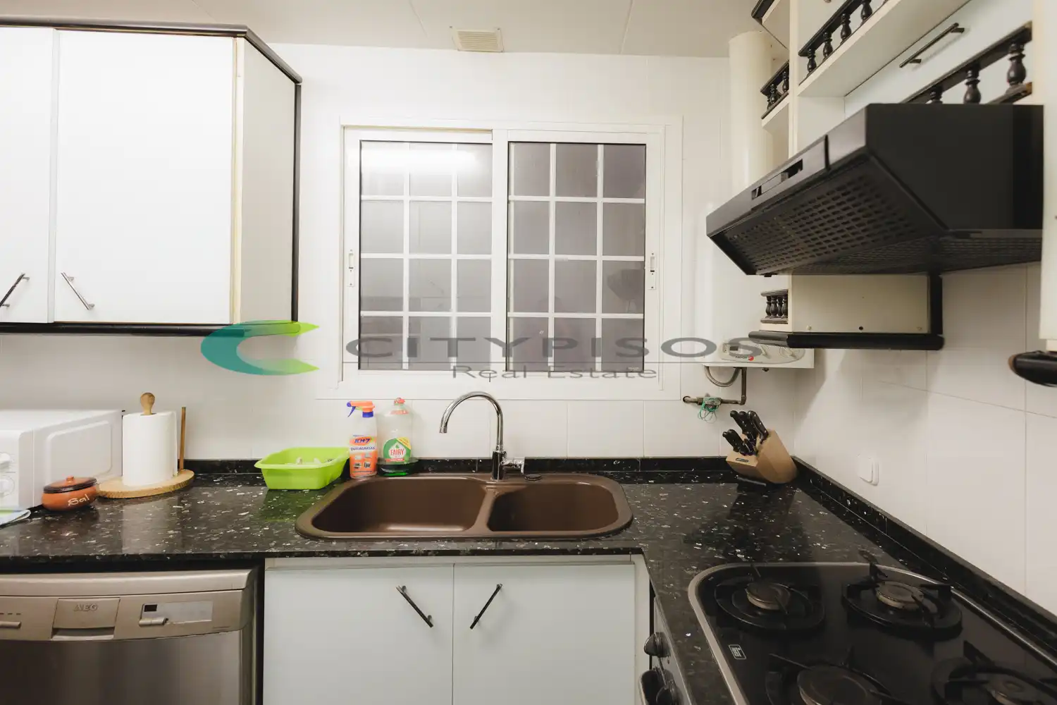 Kitchen of Flat for sale in Barcelona  with Air Conditioner and Oven