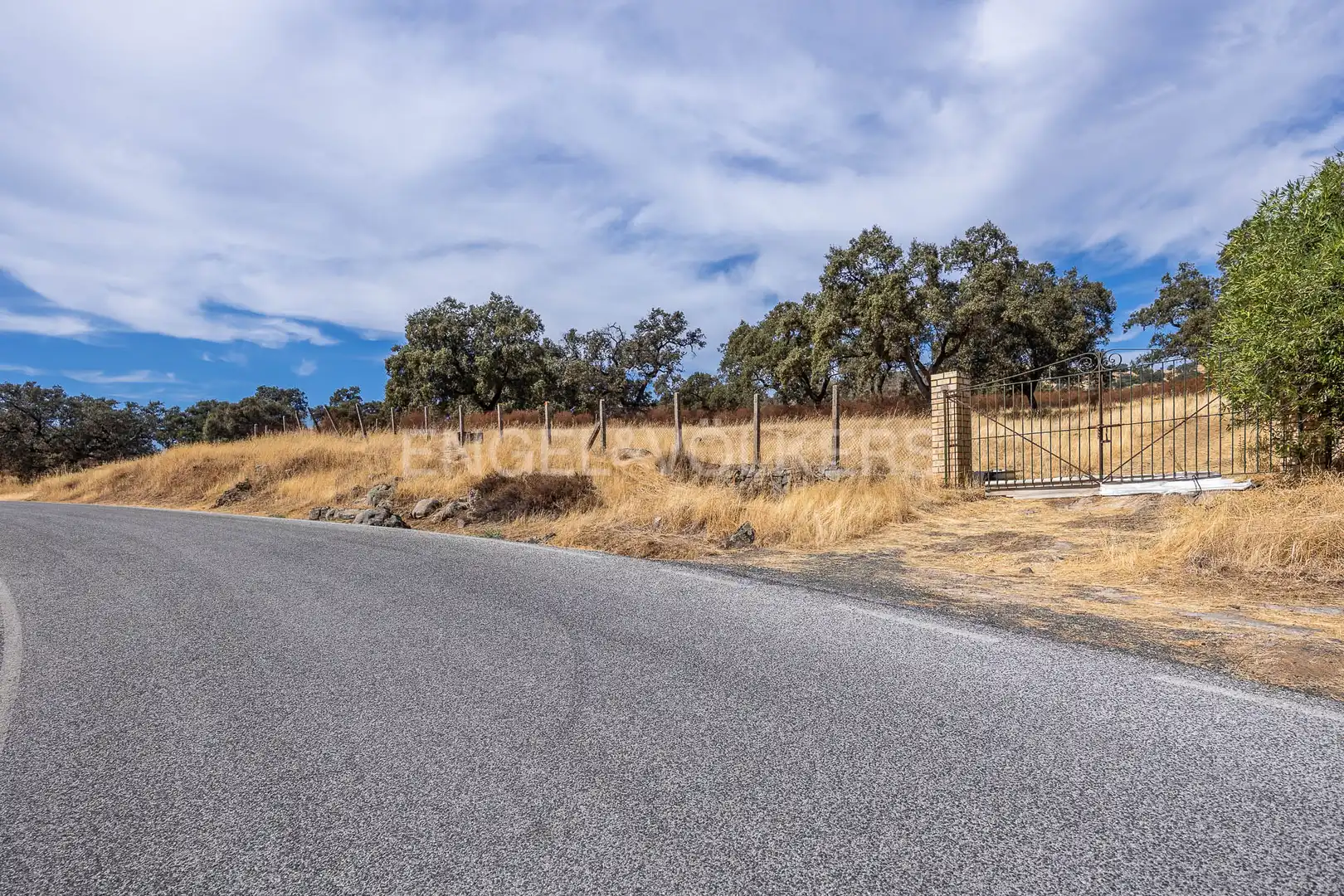 Residential for sale in El Castillo de las Guardas