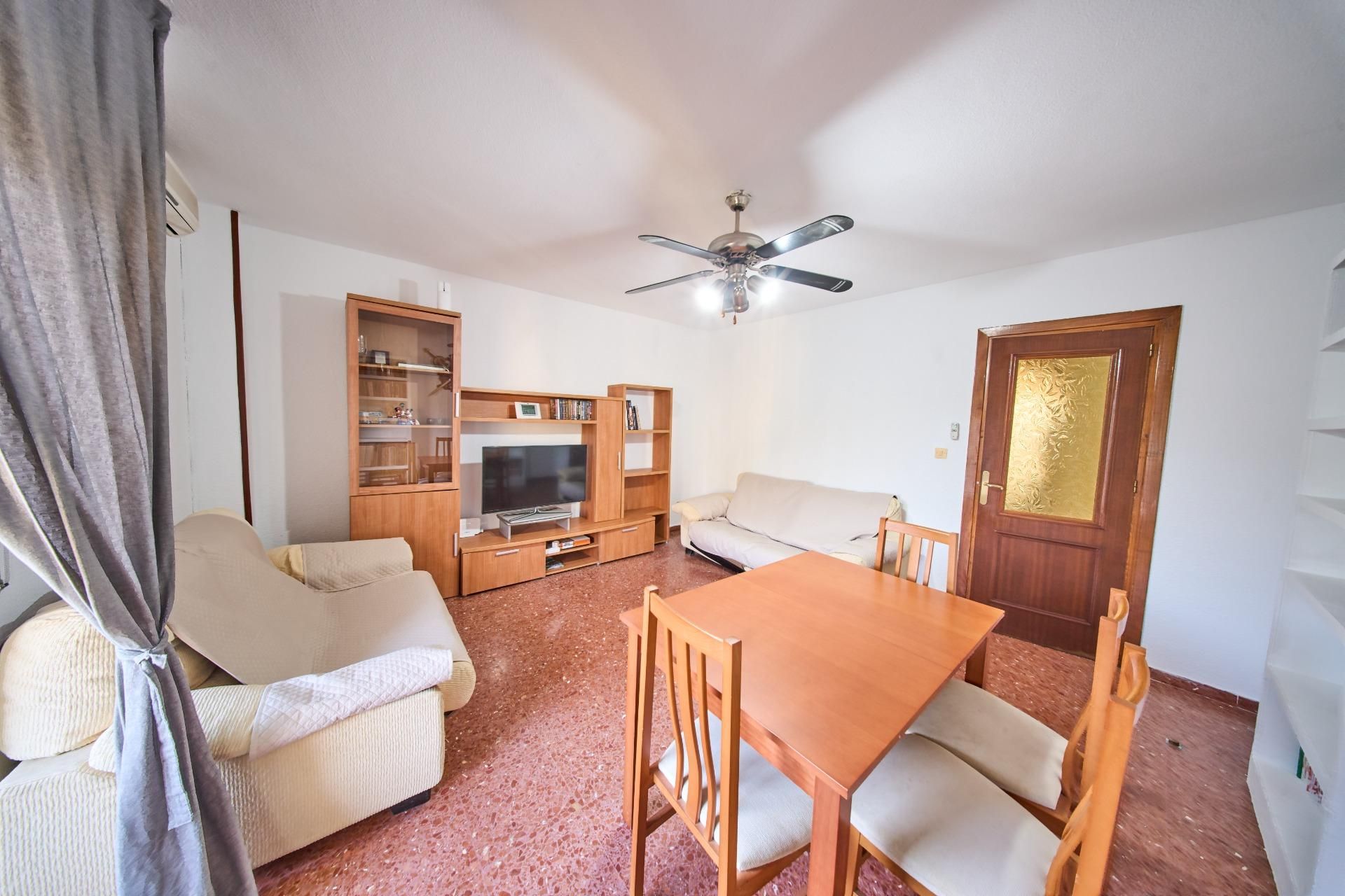 Living room of Flat for sale in  Granada Capital  with Terrace and Balcony