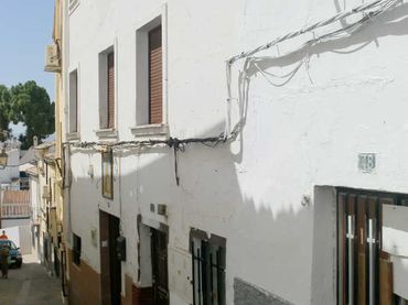 Casa aparellada en venda a CL MOTRIL