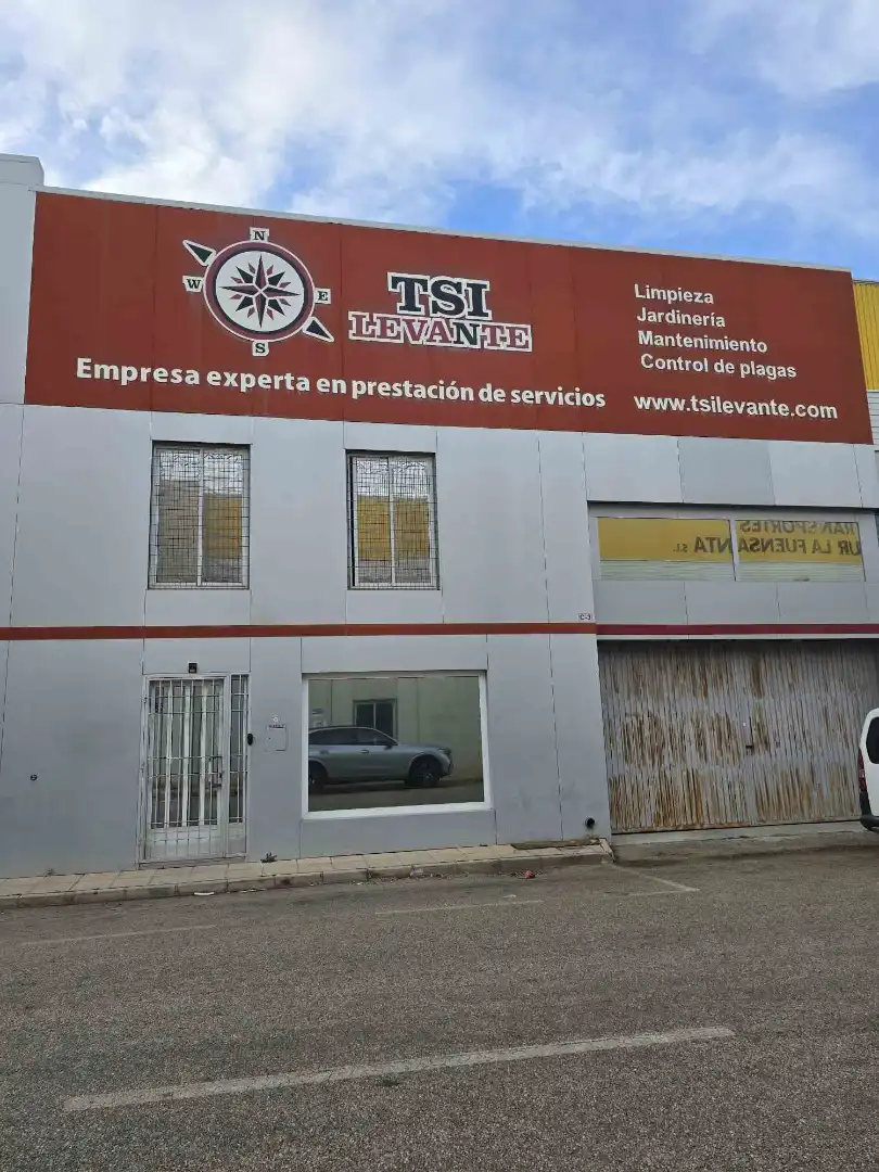 Außenansicht von Fabrikhallen zur Miete in Murcia