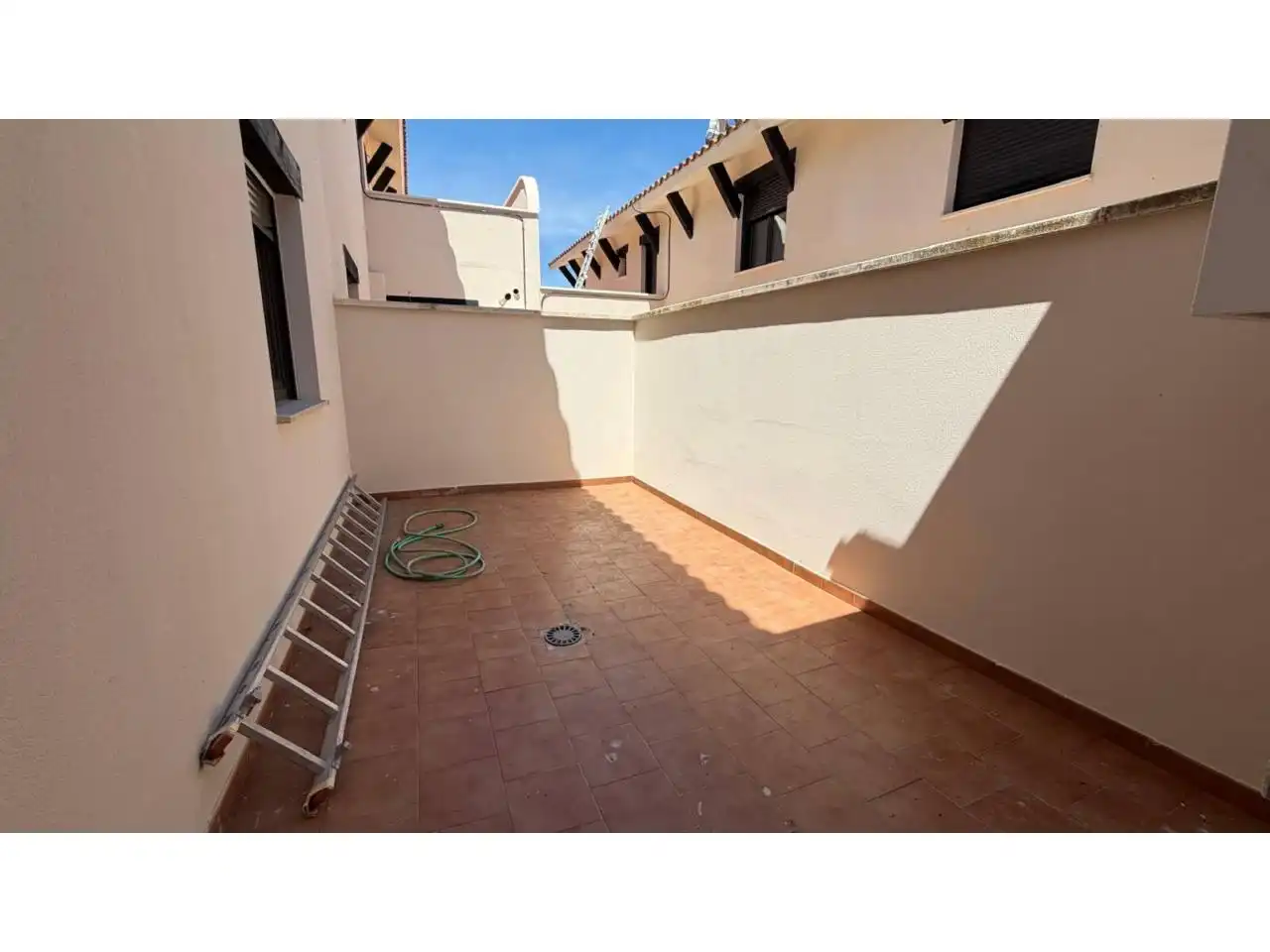 Terrasse von Einfamilien-Reihenhaus zum Verkauf in Motilleja mit Heizung und Terrasse