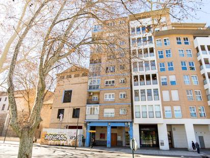 Vista exterior de Pis en venda en  Zaragoza Capital amb Terrassa i Balcó