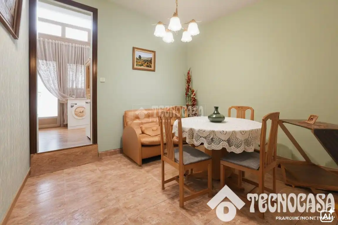 Menjador de Casa o xalet en venda en Barcelona amb Jardí privat i Terrassa