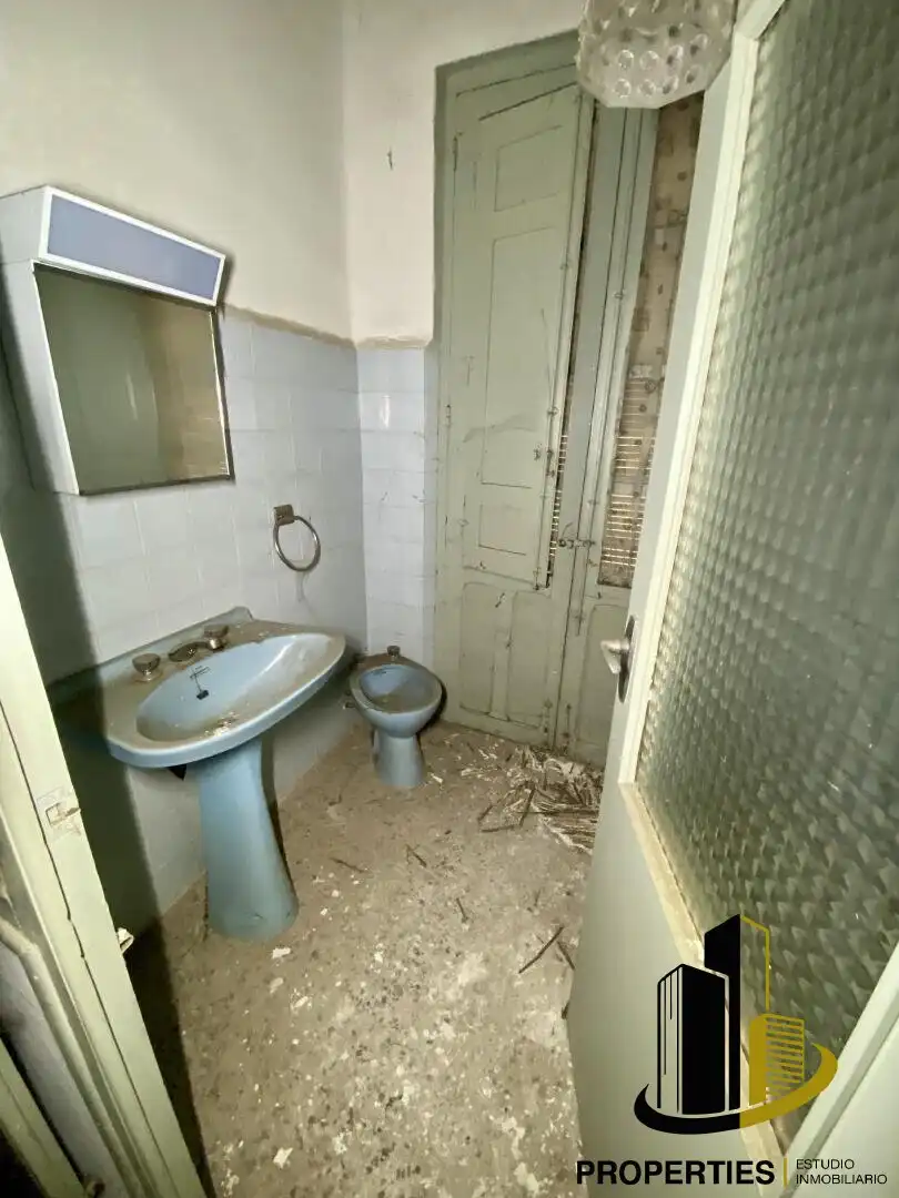 Bathroom of Houses for sale in Guijuelo