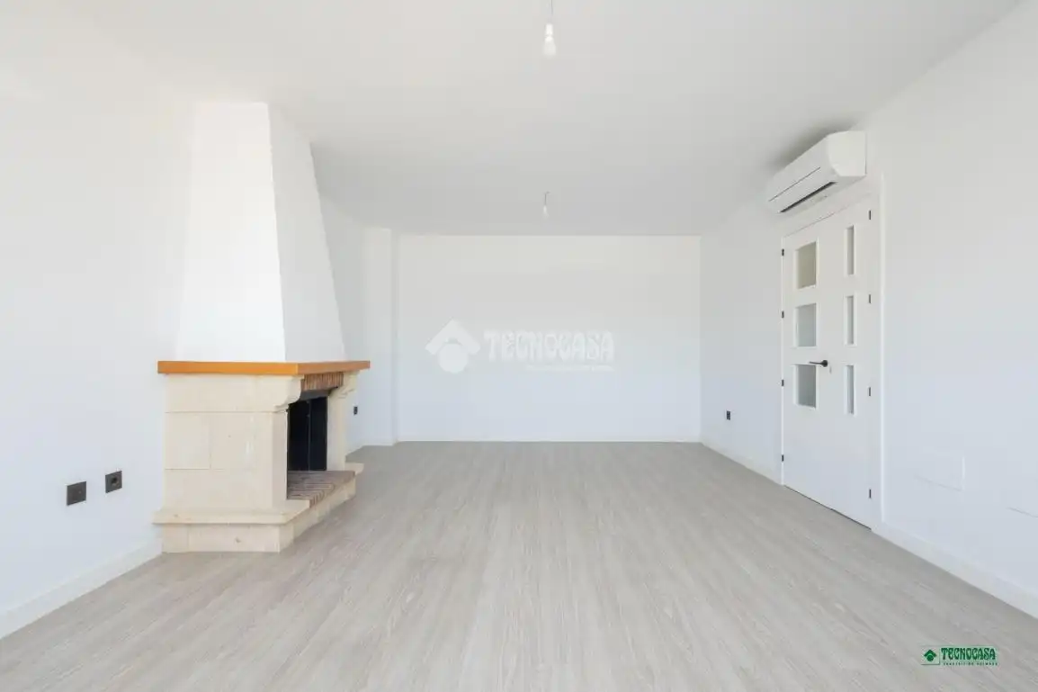 Sala d'estar de Casa adosada en venda en Almería