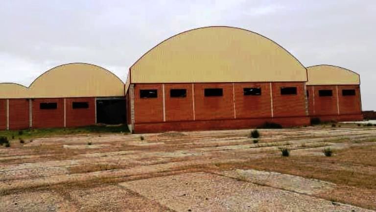 Vista exterior de Nave industrial en venta en Bailén