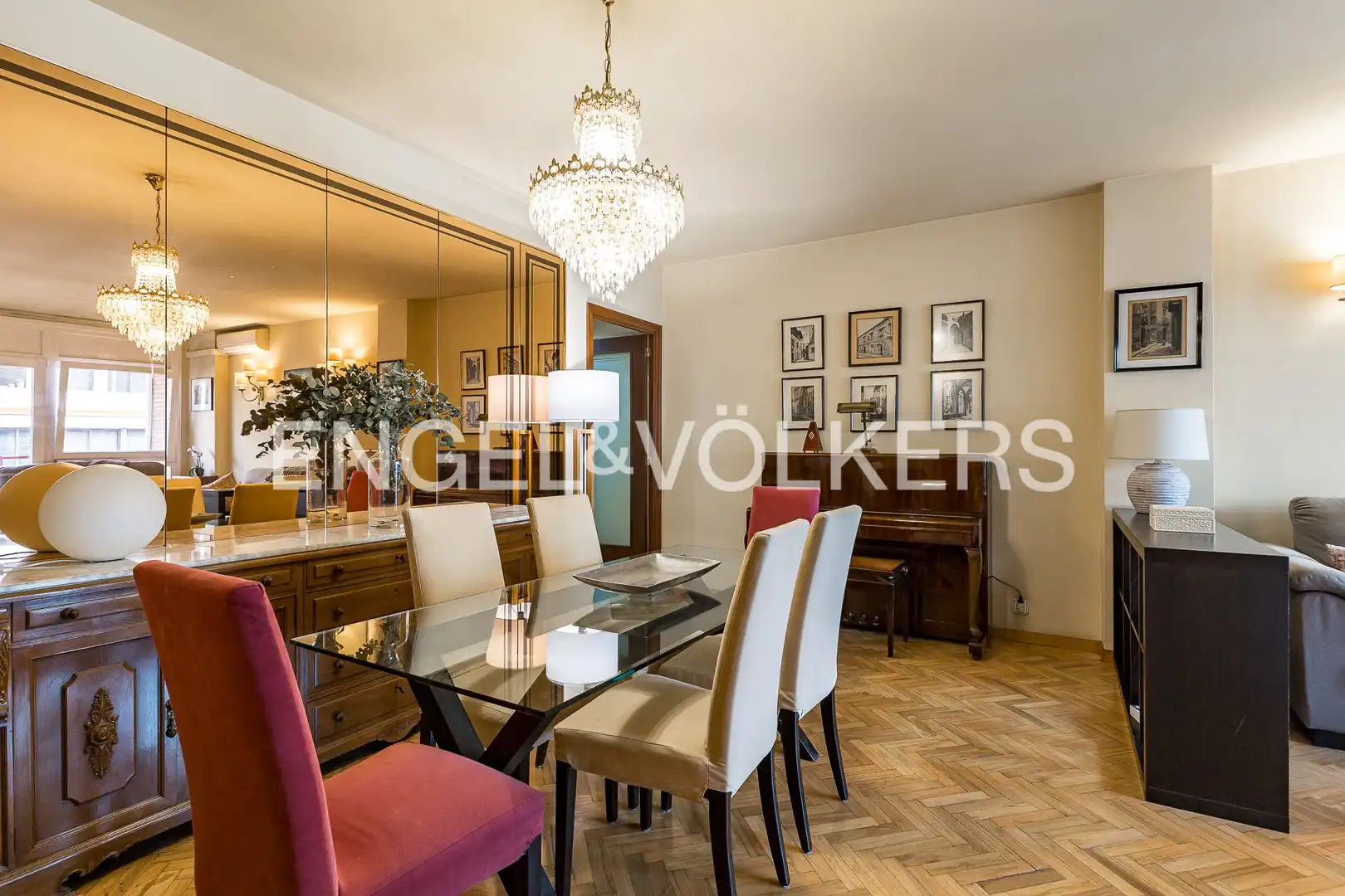 Comedor de Piso en venta en Barcelona con Calefacción, Parquet y Amueblado