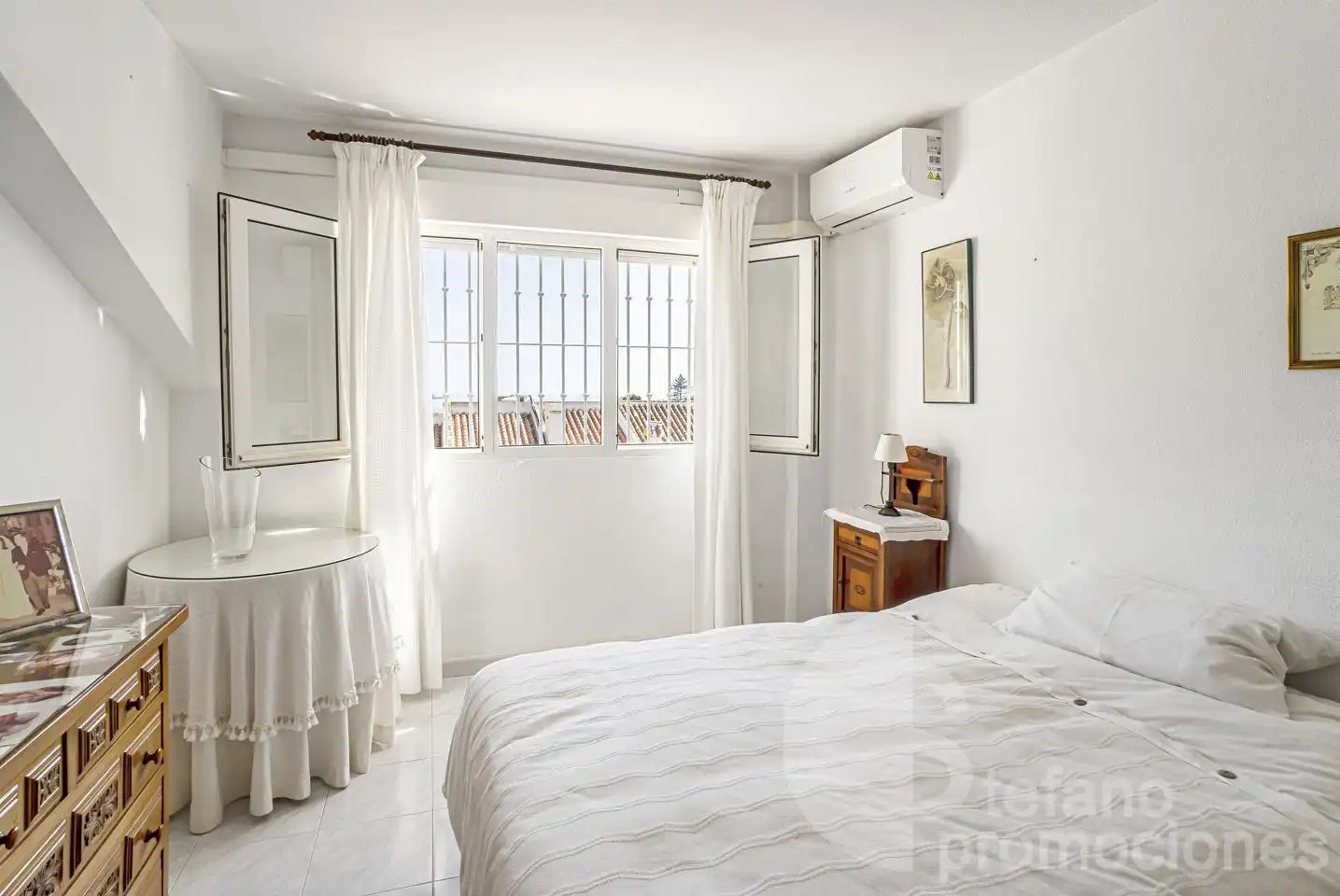 Bedroom of Detached homes for sale in Málaga  with Air Conditioner, Private garden and Terrace