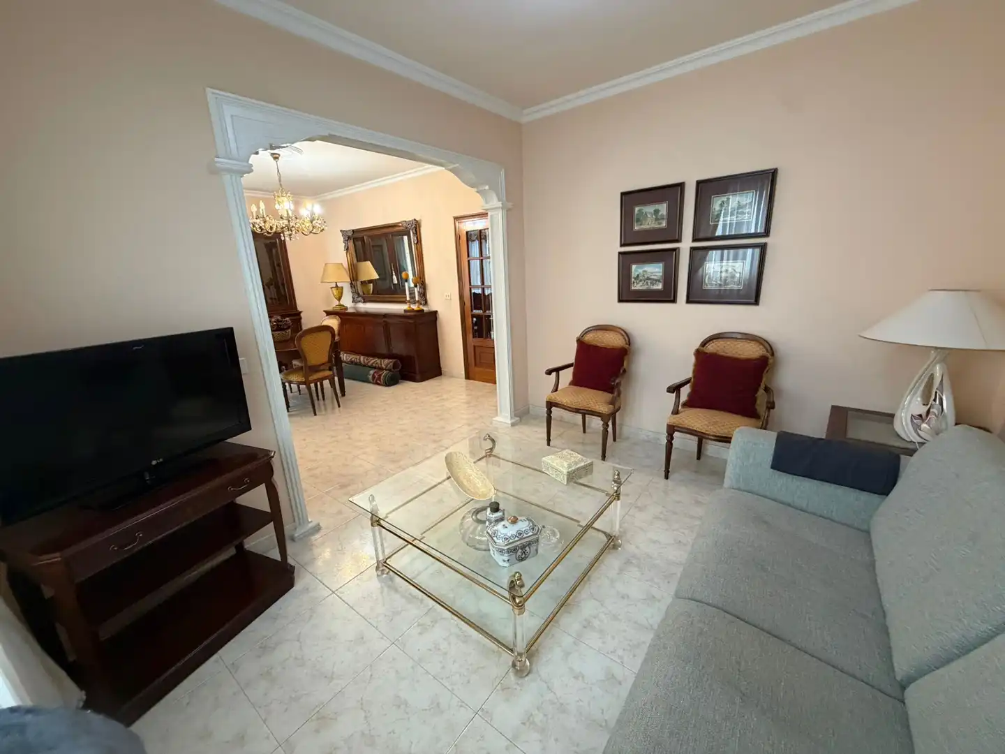 Sala d'estar de Casa o xalet en venda en Poio amb Calefacció, Parquet i Terrassa
