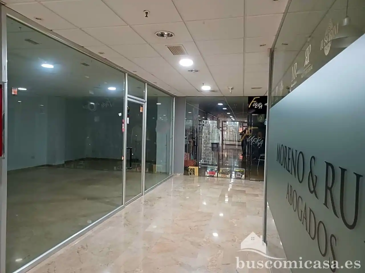 Local comercial en venda a Serrano