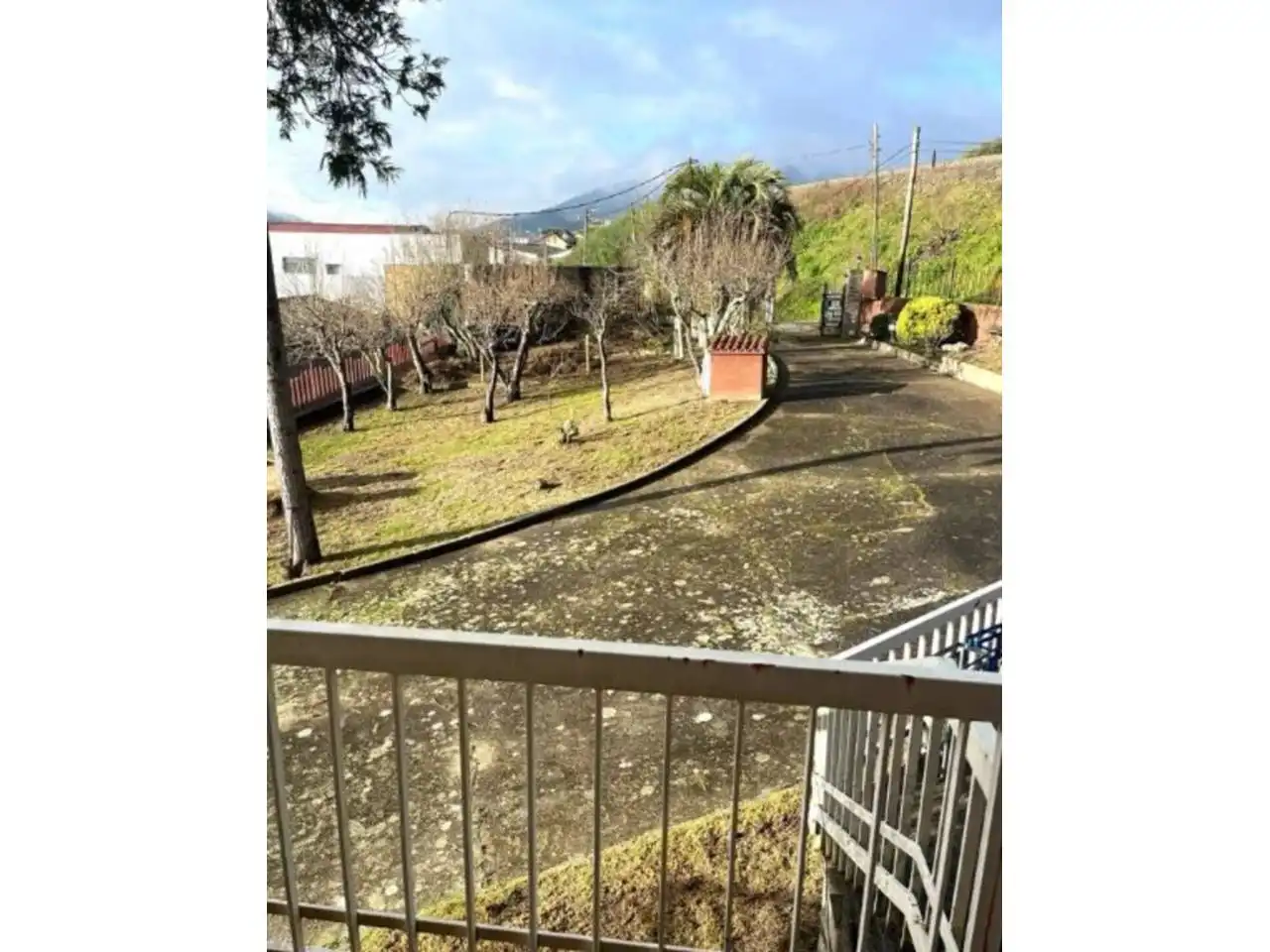 Vista exterior de Casa o xalet en venda en Ourense Capital  amb Calefacció, Jardí privat i Parquet