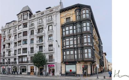 Vista exterior de Pis en venda en Bilbao  amb Terrassa