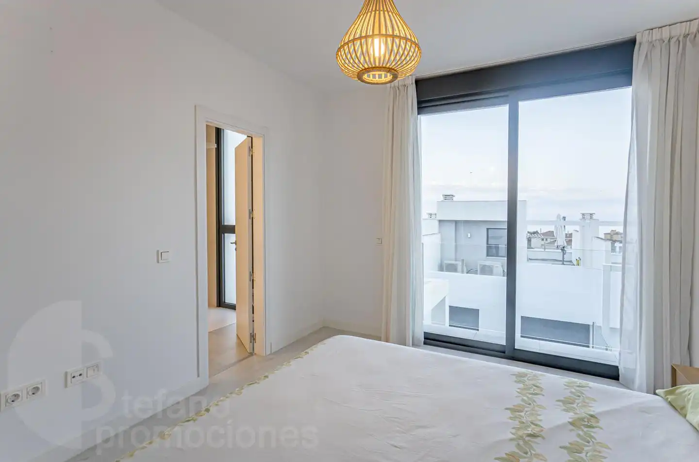 Habitación de Casa adosada en venta en Rincón de la Victoria con Terraza y Piscina comunitaria