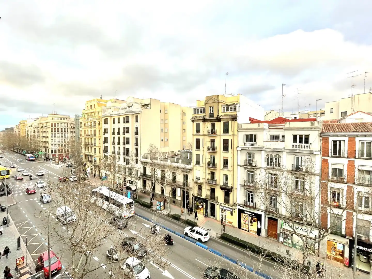 Vista exterior de Pis de lloguer en Madrid amb Aire condicionat, Calefacció i Forn