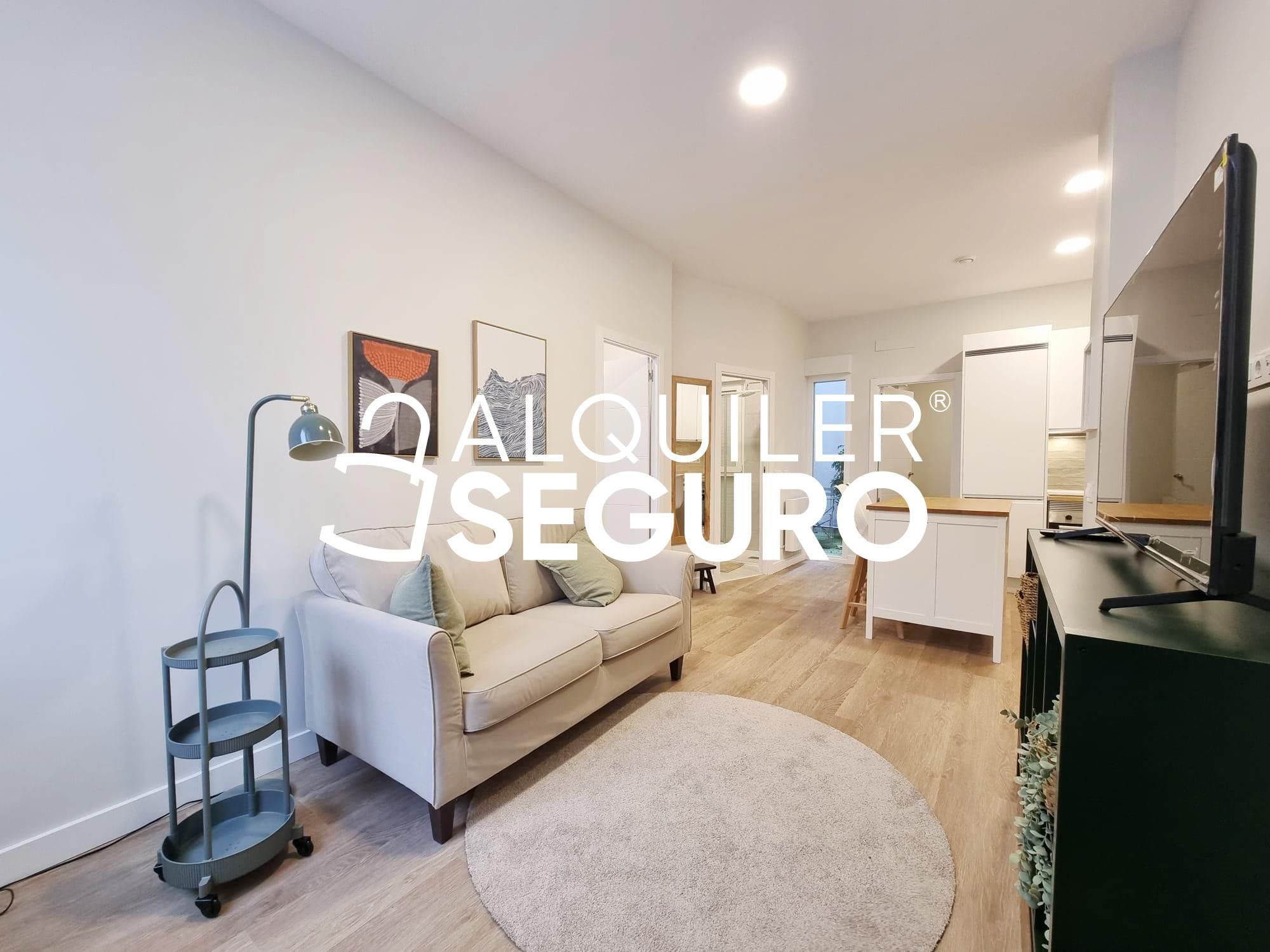 Living room of Flat to rent in Pozuelo de Alarcón  with Heating, Terrace and Furnished