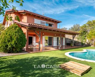 Vista exterior de Casa o xalet en venda en Olivella amb Calefacció, Terrassa i Piscina