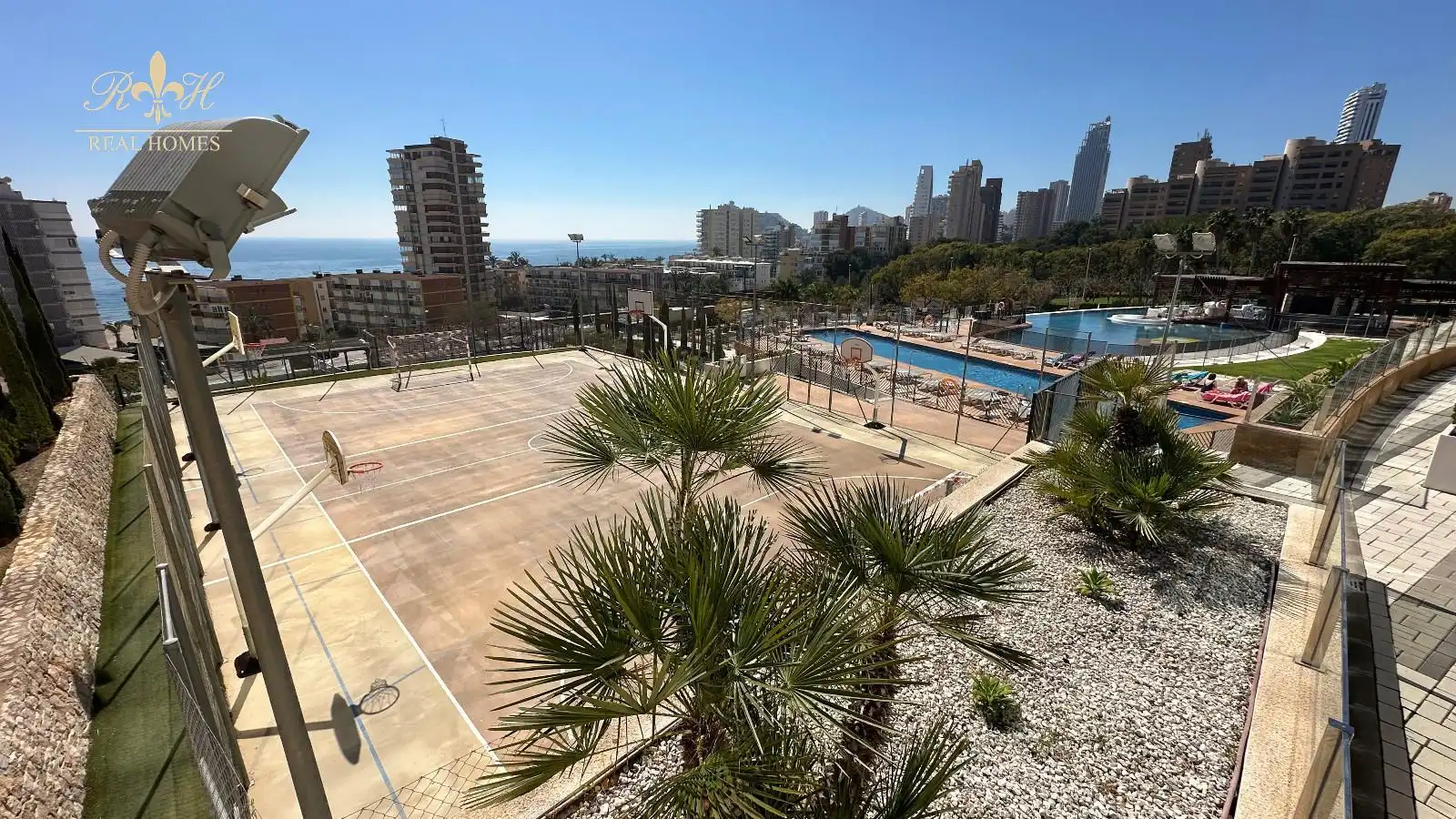 Swimming pool of Flat for rent in Benidorm  with Air Conditioner, Heating and Terrace