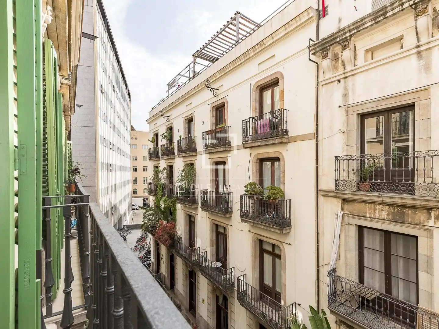Vista exterior de Pis en venda en Barcelona amb Aire condicionat, Calefacció i Balcó