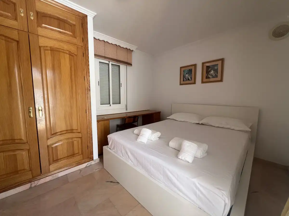 Dormitori de Casa adosada en venda en Marbella amb Terrassa i Alarma