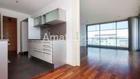 Exterior view of Flat for sale in  Barcelona Capital  with Air Conditioner, Terrace and Swimming Pool