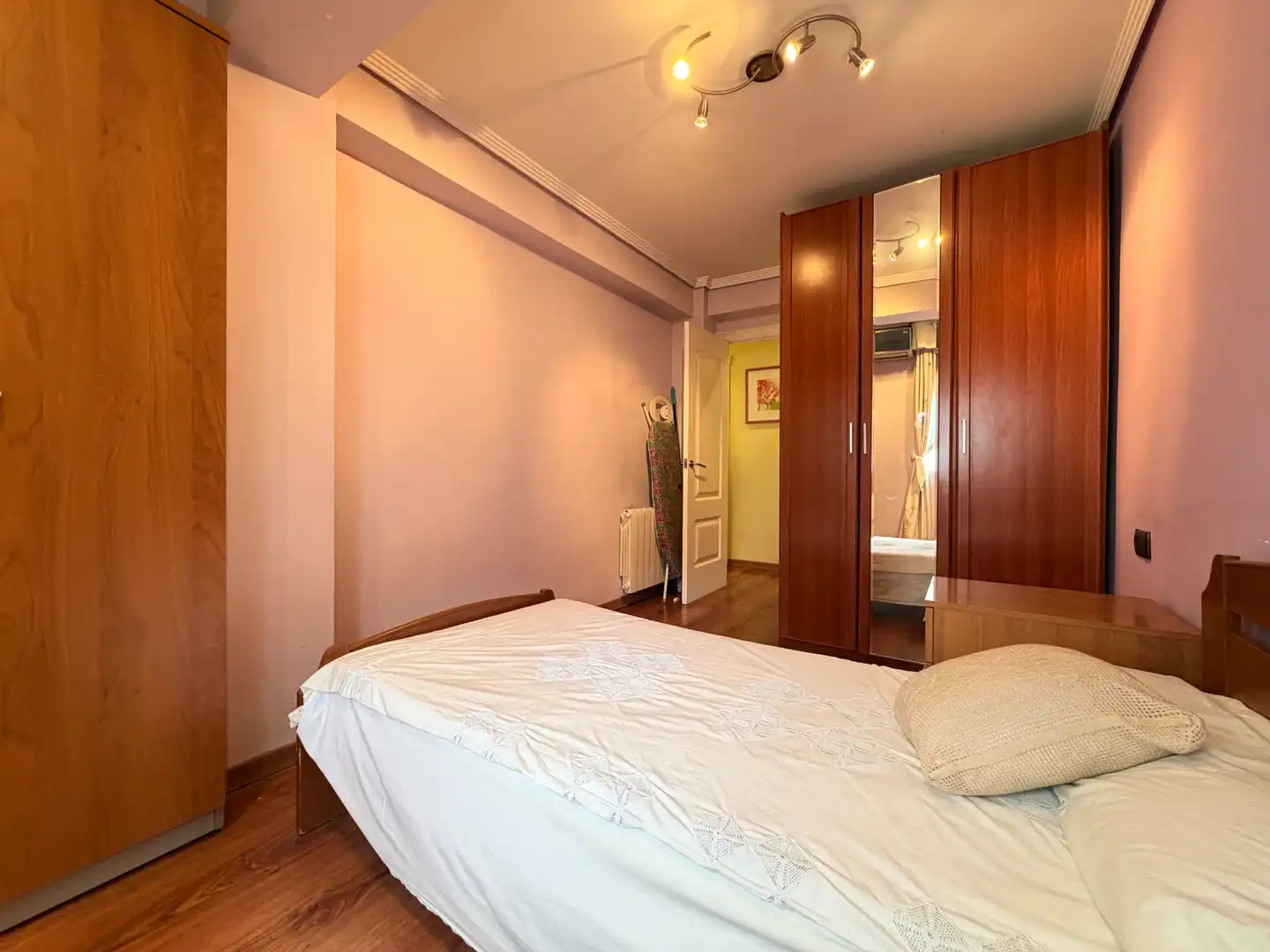 Habitación de Piso en venta en Castellón de la Plana / Castelló de la Plana con Aire acondicionado, Calefacción y Parquet