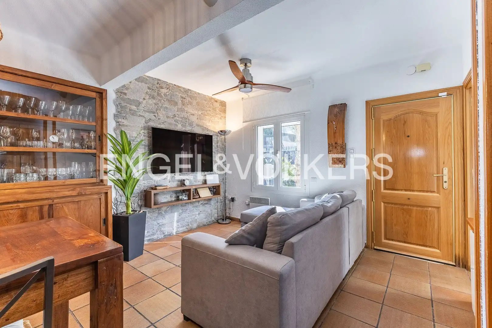Living room of Houses for sale in Sant Cugat del Vallès  with Air Conditioner, Heating and Private garden