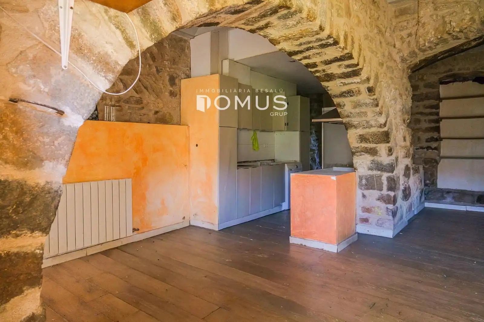 Country homes for sale in Besalú  with Private garden