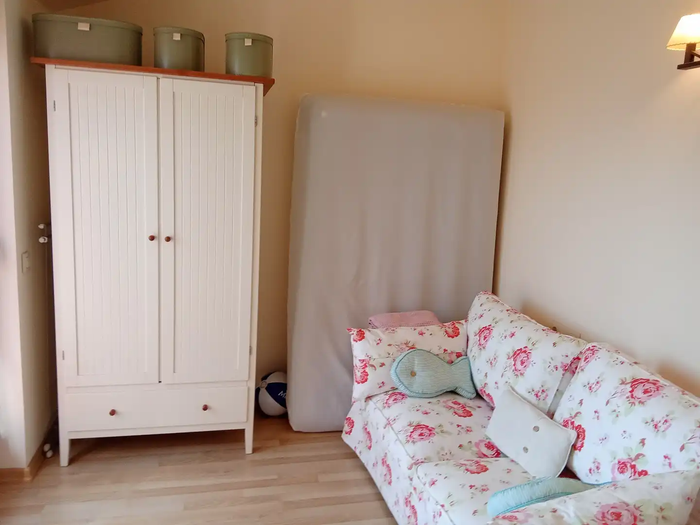 Schlafzimmer von Dachboden zum Verkauf in Lloret de Mar mit Klimaanlage, Terrasse und Abstellraum