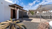 Vista exterior de Casa o xalet en venda en Yaiza amb Terrassa