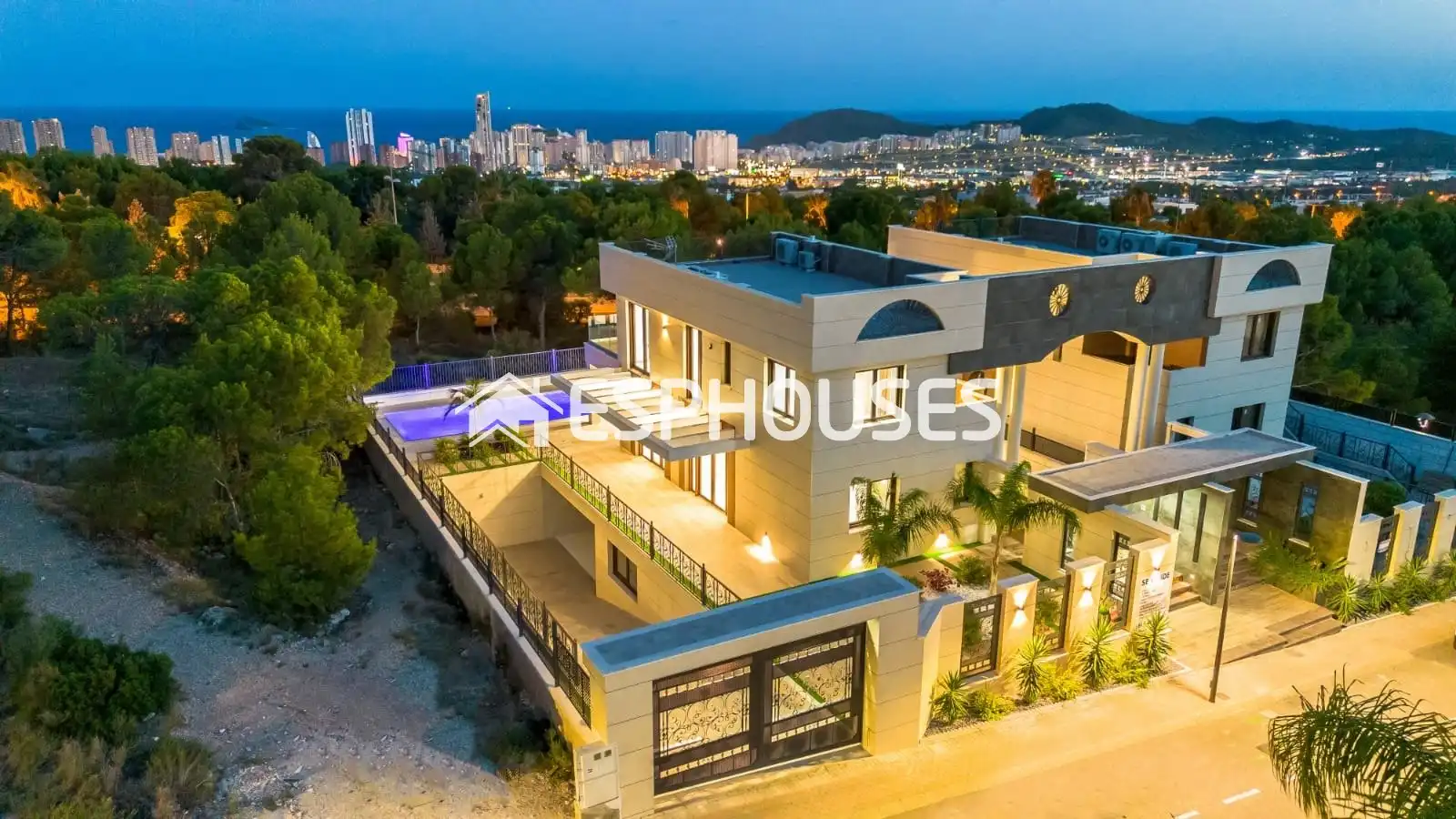 Villa avec piscine à vendre à Golf Bahía, imagen 2