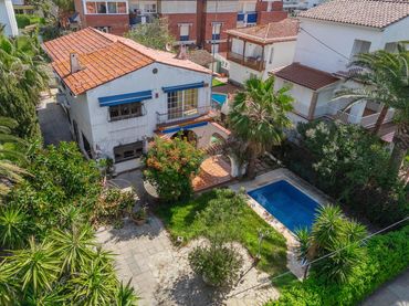House with balcony for sale in Can Girona - Terramar - Vinyet